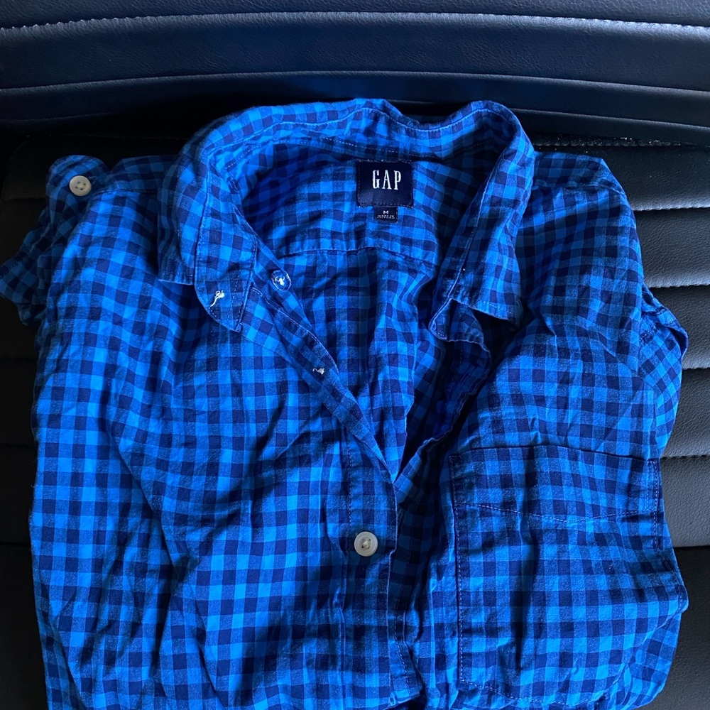Men’s gap button down shirt